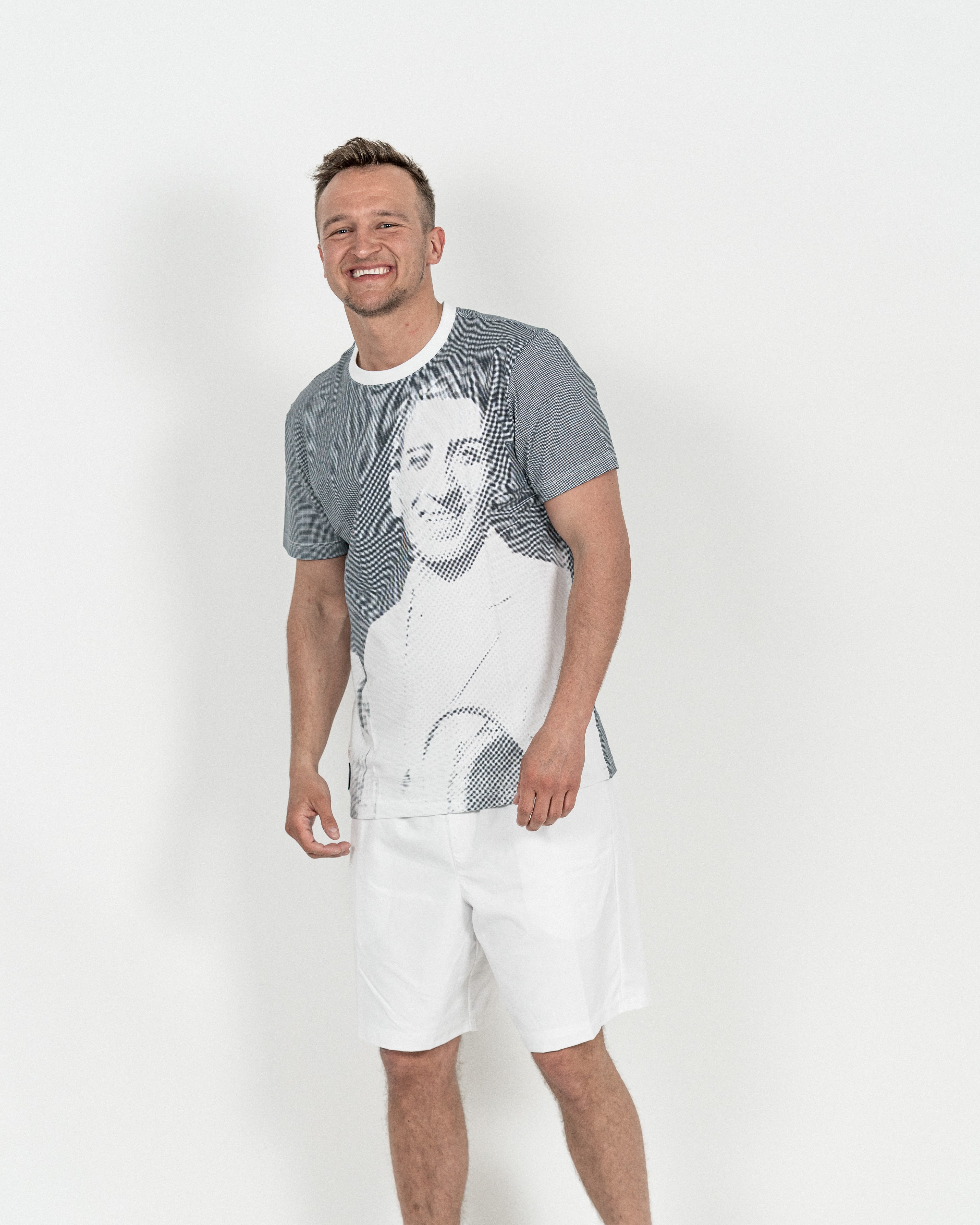 Lacoste Herrre T-shirt "Rene Lacoste" Roland Garros Hvid grå