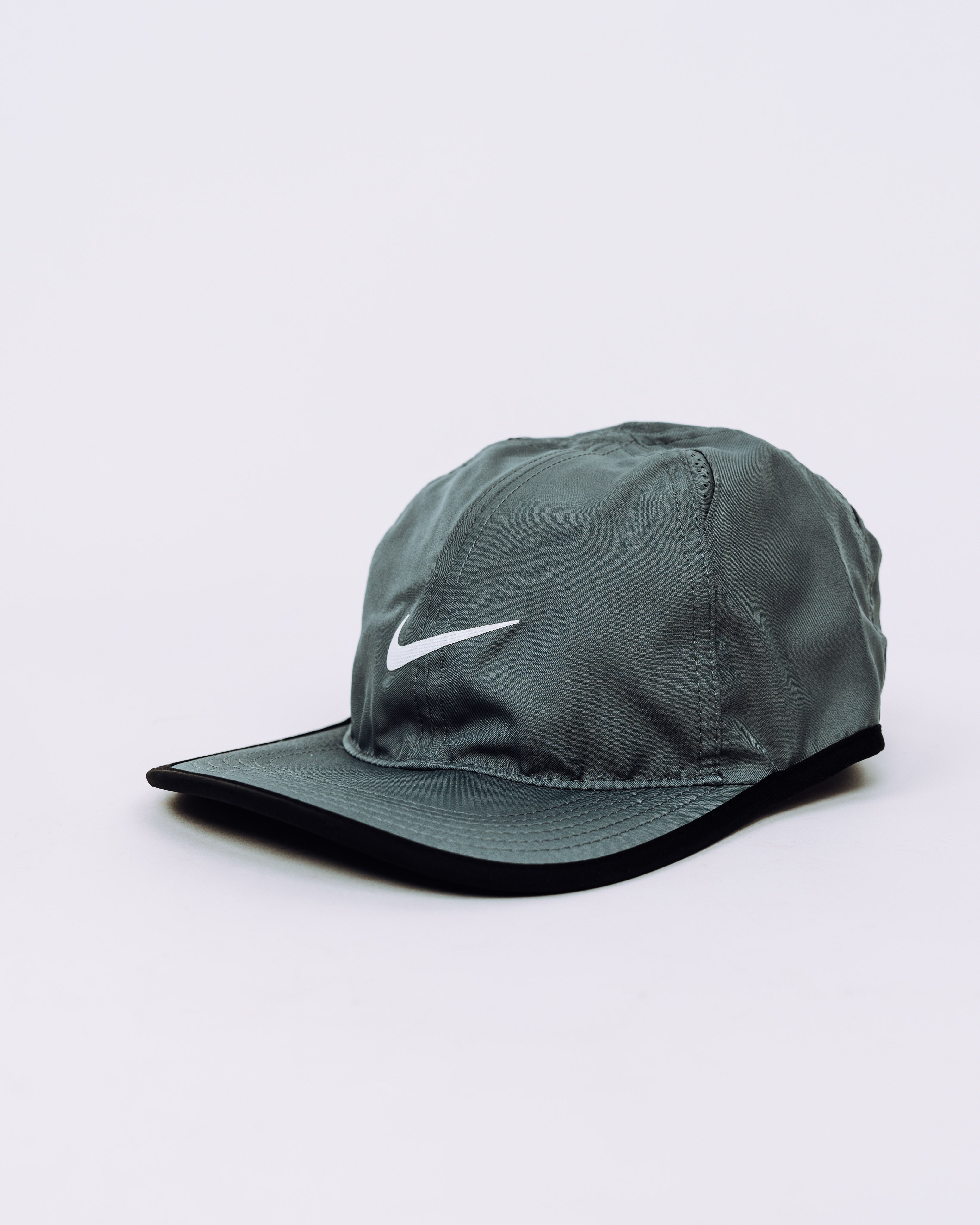 Nike Aerobill Lightweight Cap
